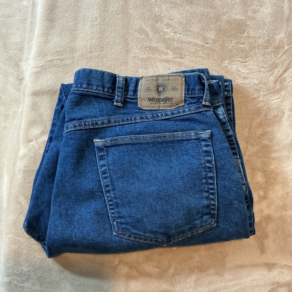 Wrangler Mens Regular Fit Blue Jeans 38x32 Medium Wash Denim 85900DW - Picture 10 of 11
